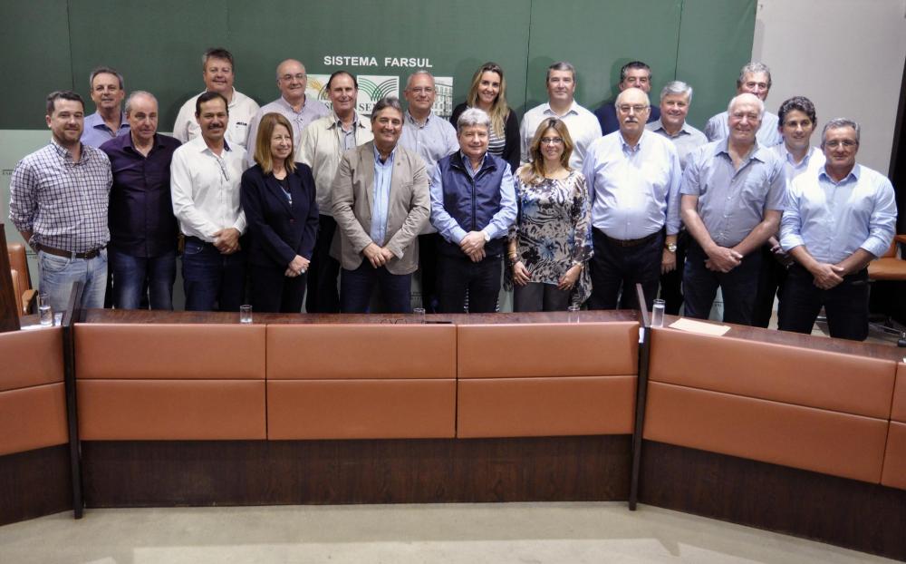 Farsul elege o seu 24º presidente