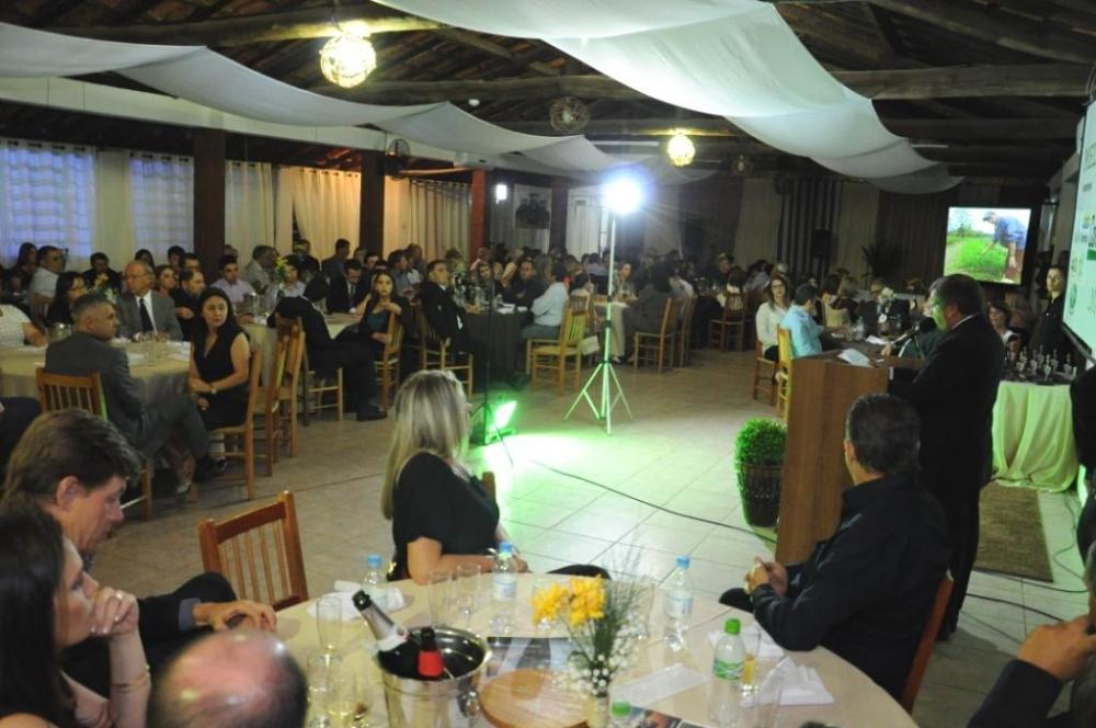 Noite de reconhecer quem faz pelo campo. Saiba mais sobre os vencedores do troféu do Conexão Rural