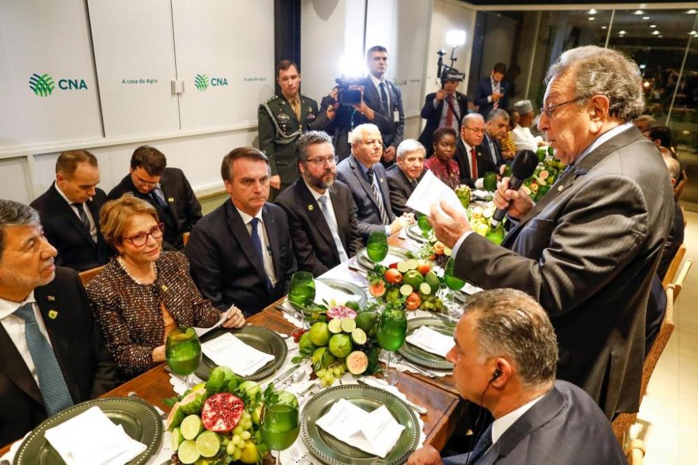 Um jantar de 16 bilhões de dólares