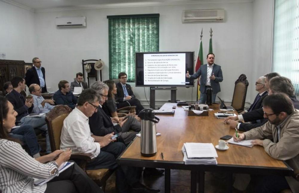 Grupo de trabalho debate alternativas para solução do impasse do 2,4-D