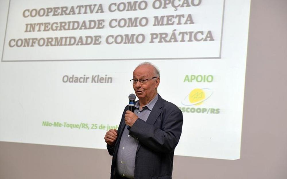 Odacir Klein faz um passeio pela história da cooperação