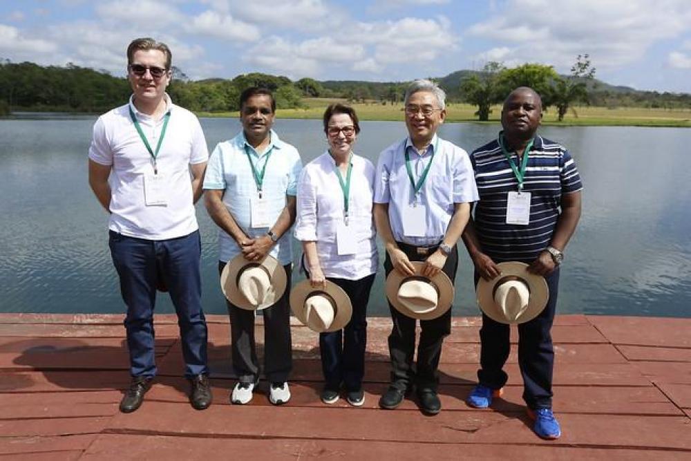 Após viagem ao Oriente Médio, ministra fala em diversificação das exportações à região