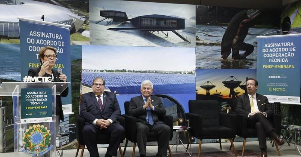 Ministra da Agricultura tranquiliza: 