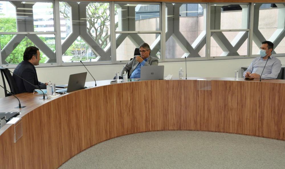 FARSUL: VISITA DE ADIDO TUNISIANO E MEDALHA DO PACIFICADOR AO PRESIDENTE