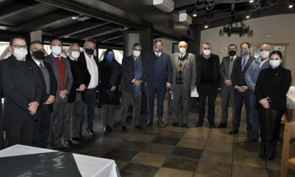 Farsul recepciona embaixador norte-americano